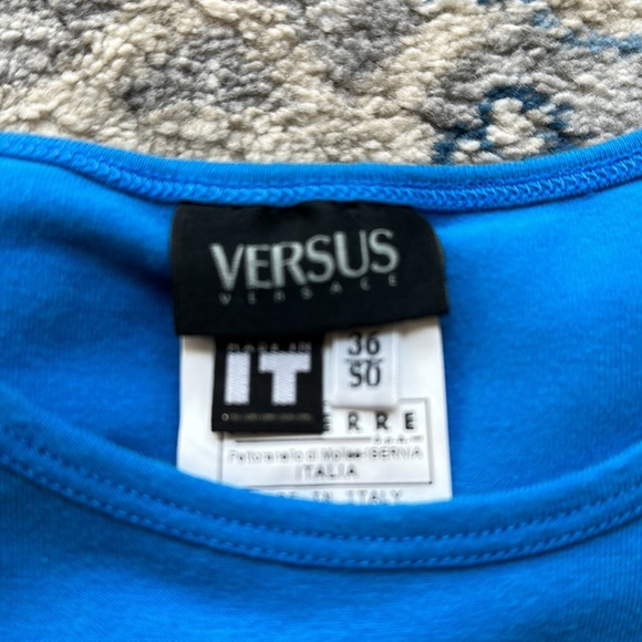 Versus by Versace “Say Hello to my Little Friend” T-Shirt in Blue and Orange - Picture 9 of 10